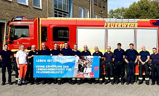 Protest gegen die geplante Altersgrenzen-Anhebung bei der Berufsfeuerwehr. - Feuerwehr Bielefeld