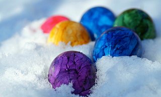 2013 suchten die Kinder ihre Ostereier im Bünder Land im Schnee. - Pixabay