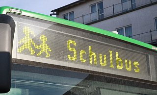 Den Bus, der die Kinder aus Amelunxen, Bruchhausen und Ottbergen zur Grundschule fährt, haben die Eltern selbst organisiert und finanziert. - Nicole Bliesener (Symbolbild)