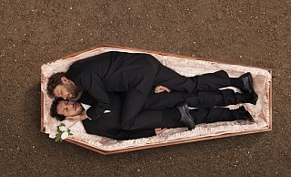 Fahri Yardim (l.) und Christian Ulmen in einer Szene aus "jerks". - Jens Koch/Joyn Plus+/dpa