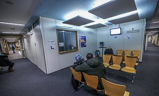 Kundinnen und Kunden in der Ausländerbehörde müssen teils lange auf einen Termin warten. - Sarah Jonek