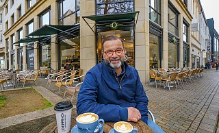 Noch steht "Coffestore" über dem Eingang der Kaffeebar von Axel Deppe am Alten Markt. - Andreas Zobe