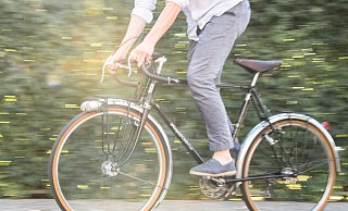 Wieder Freude am Radeln: Das Fahrrad bereitet man auf den Saisonstart besser vor, wenn man es länger nicht genutzt hat. - Robert Günther/dpa-tmn