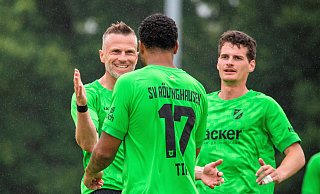 Immer noch der emotionale "Leader" beim SVR: Kapitän Daniel Flottmann (l.). - Joel Beinke