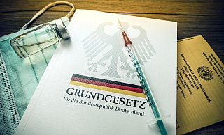 Die CDU hat die Bundesregierung aufgefordert, zügig eine Gesetzesvorlage für eine allgemeine Impfpflicht zu erarbeiten. - picture alliance / CHROMORANGE