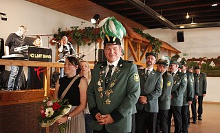 Der Bürgermeister schoss vor zwei Wochen den Vogel ab: Unter der Regentschaft von Nicolas (43) und Michaela (40) Aisch wird in Eissen das Schützenfest vom 20. bis 22. Juli gefeiert. - Schützen