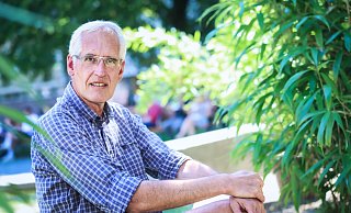 Andreas Kellerhoff erkrankte im Mai 2020 an der seltenen Erkrankung Hydrocephalus. Inzwischen führt der 58-Jährige wieder ein selbstständiges Leben, doch er muss mit vielen Einschränkungen leben. - Sarah Jonek