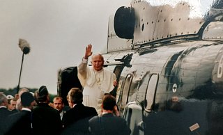 Papst Johannes Paul II landet am 21. Juni auf dem Flughafen. - Flughafen Paderborn-Lippstadt