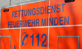 Der verletzte Rintelner wurde mit einem Krankenwagen ins Klinikum Minden gebracht. - MT-Archiv