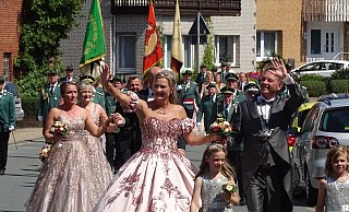 Das Bredenborner Königspaar Andreas Hufendiek und Katrin Finke-Hufendiek. - Moritz Räker