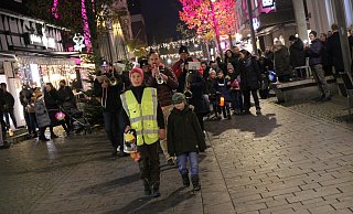 Der traditionelle Laternenumzug zu Beginn des Weihnachtsmarktes wird auch in diesem Jahr wieder stattfinden. - JAN-HENRIK GERDENER