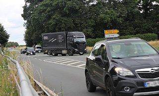Die Herforder Straße wird kurz nach dem Westfalenring gesperrt. - Jan-Henrik Gerdener