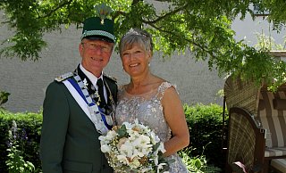 Königspaar Anne und Alfred Kansy stehen in Kirchborchen im Mittelpunkt. - Johannes Büttner