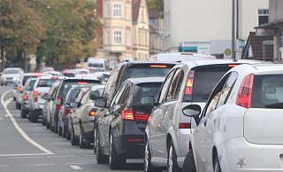 Rund 47.000 Menschen pendeln in die Stadt Paderborn - etliche davon kommen über die Neuhäuser Straße in die Stadt. - Holger Kosbab