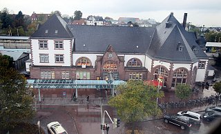 Die Polizei war am Bahnhof im Einsatz - trennt dort sieben Gäste einer Großdisco. - (Archivbild): Frank-Michael Kiel-Steinkamp