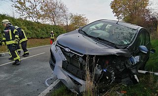 Das Fahrzeug wurde bei der Kollision stark zerstört. - Burkhard Battran