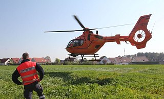 Ein Rettungshubschrauber bringt den Verletzten in eine Spezialklinik. - Ekkehard Wind (Themenbild)