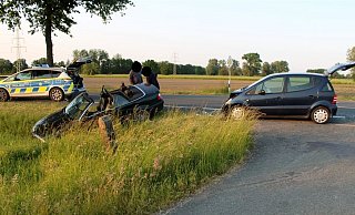 Nach der Kollision waren die beiden Autos nicht mehr fahrbereit. - Polizei Minden-Lübbecke