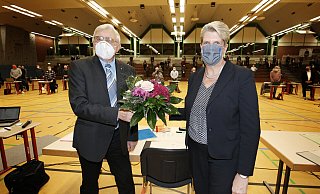 Die Vereidigung war ein besonderer Moment: Ernst Tilly war früher der Schulleiter von Susanne Rutenkröger. - www.gerald-dunkel.de