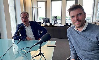 Clemens und Maximilian Tönnies geben private Einblicke in ihre Familiengeschichte. Darüber plaudern sie in einem Podcast. - Tönnies