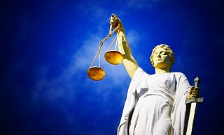 Ein Mann aus Herford soll seine Frau vergewaltigt und die Kinder misshandelt haben. Jetzt wird ihm vor dem Bielefelder Landgericht der Prozess gemacht. - Pixabay