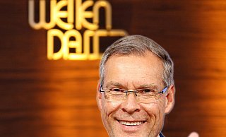 Außenwetten der besonderen Art: Die Bürgermeister der 13 kreisangehörigen Kommunen wetten anlässlich des Kreisjubiläums mit Landrat Sven-Georg Adenauer. - Andreas Frücht