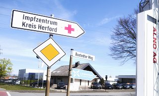 Im Industriegebiet zwischen Hiddenhausen und Enger steht das Impfzentrum. - Thorsten Ulonska