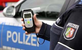 Alkoholvortest können Polizisten helfen, einen ersten Verdacht zu bekräftigen. - Jochen Tack