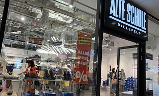 Der Inhaber des Geschäfts "Alte Schule" findet, sein Laden passt nicht mehr ins Loom. - Alexandra Buck