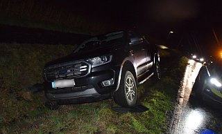 Der Ford musste abgeschleppt werden. - Polizei Herford