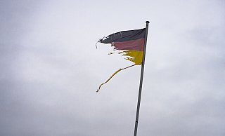 Kritiker sehen Deutschlands Wirtschaft im Niedergang und warnen vor einer De-Industrialisierung. - picture alliance/dpa