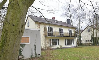Für die zwei kleineren Häuser (Hausnummern 39 und 43) stellte sich die BImA einen Verkaufspreis von 810.000 Euro vor; für die zwei größeren Objekte (Hausnummern 41 hier zu sehen und 45) sogar 900.000 Euro. - Jens Dünhölter