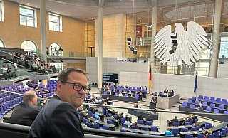 Bad Oeynhausens Bürgermeister Lars Bökenkröger war zur Aktuellen Stunde in den Bundestag geladen und verfolgte von der Tribüne aus die Debatte der Parlamentarier. - Privat