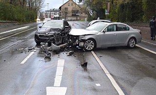 Die Autos nach dem Unfall. - Polizei Herford