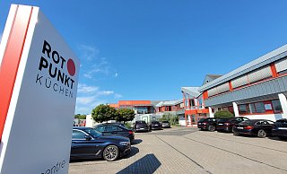 Rotpunkt-Küchen will noch in diesem Jahr mit dem Hallen-Neubau in Bünde-Ahle beginnen. - Florian Weyand