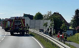 Der Fahrer kam mit seinem Seat Cupra von der Fahrbahn ab. - Feuerwehr Löhne