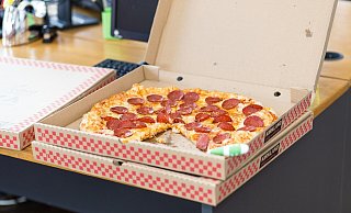 Ein Pizzataxi-Fahrer ist im vergangenen September an einen offenbar fremdenfeindlichen Rentner aus Bad Oeynhausen geraten. - Symbolbild: Pixabay