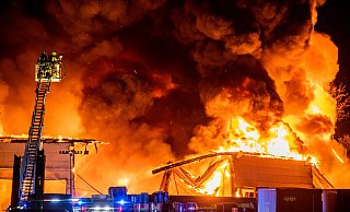 Die Polizei stellt die Brandermittlungen zum Feuer bei Relux ein. - Lino Mirgeler