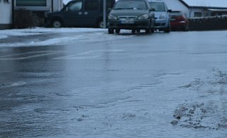 Die Straßen waren am Morgen sehr glatt. - (Symbolbild): Pixabay