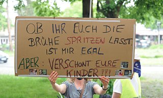 Schutzimpfungen gegen Corona sind nicht das Ding der Teilnehmer des so genannten Espelkamper "Friedensspaziergangs". - Joern Spreen-Ledebur (Archiv)