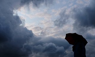Das Wetter war im Winter 2022/23 zu warm, und es fiel ungewöhnlich viel Regen. Das teilte der DWD am Montag mit . - dpa
