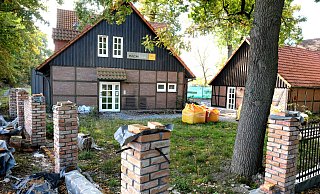 Die Arbeiten auf der Baustelle am ehemaligen Fachwerk-Restaurant ruhen. - Andreas Frücht