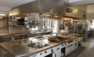 Im Beckerkrug bleibt die Küche kalt, bis die Restaurants wieder Gäste empfangen dürfen. - Dirk Windmöller