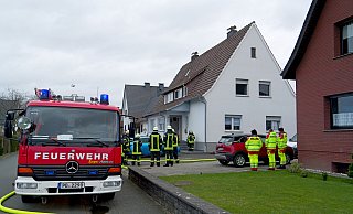 Verrgessenes Essen auf dem Herd führte zu einem Küchenbrand in einer Doppelhaushälfte an der Schmiedestraße im Salzkottener Stadtteil Scharmede. - Ralph Meyer
