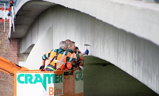 Mit Auge, Ohr und Hammer: Eine umfangreiche Hauptprüfung an der Weserbrücke in Höxter vor dem großen Sanierungsversuch. - David Schellenberg