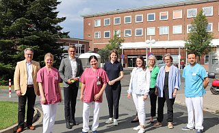 Josef Düllings (v.l.), Lena Steinbeck, Carsten Linnemann, Andrea Gebertshan, Emmi Zeulner, Pia Lages, Michaela Bremsteller, Kerstin Jessen und Wael Al Abssi - Celina Allard
