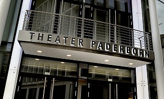 Das Theater Paderborn schränkt den Spielbetrieb in der Energiekrise nicht ein, doch im Zuschauersaal steigt die Temperatur nicht über 19 Grad. - Reinhard Rohlf