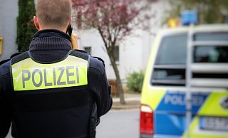Eine 14-Jährige hat sich Polizeibeamten widersetzt. - Symbolbild: Pixabay