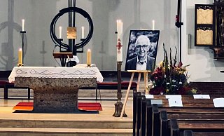 In Berlin wird bei einem Requiem dem verstorbenen Höxteraner und ehemaligen Bundesumweltminister Klaus Töpfer gedacht. - Valeria Geritzen