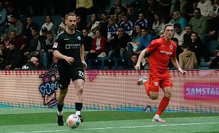 Jannis Heuer (l.) war gegen Oberhausen mit zwei Distanzschüssen erfolgreich. - SC Paderborn 07
